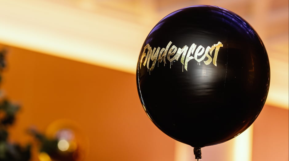 Ballong med Frydenfest-dekor fra Frydenbøs fest for ansatte i 2022