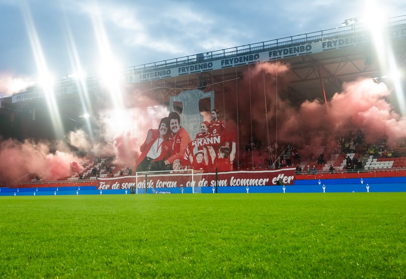 Frydenbøtribunen_for de som gikk foran TIFO