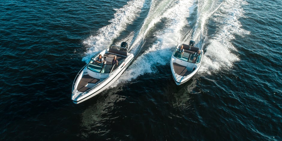 Nordkapp_Avant 605 at sea with Avant 705