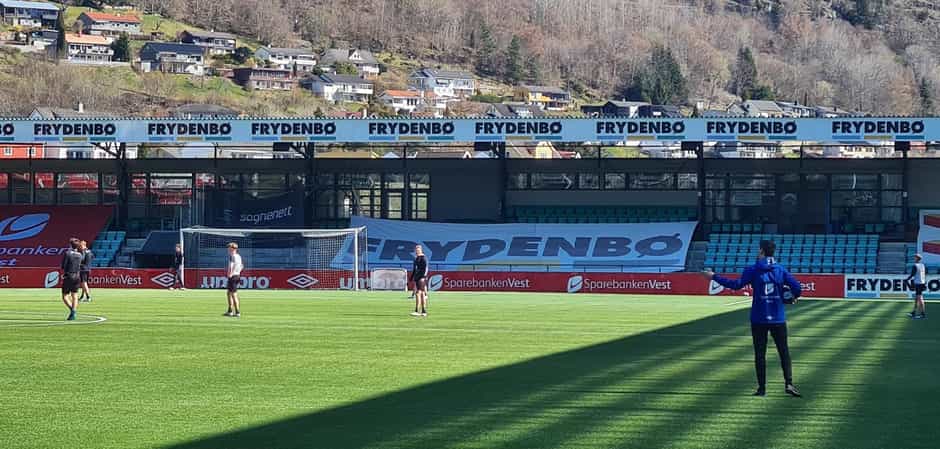 Songdal trening med frydebøtribune