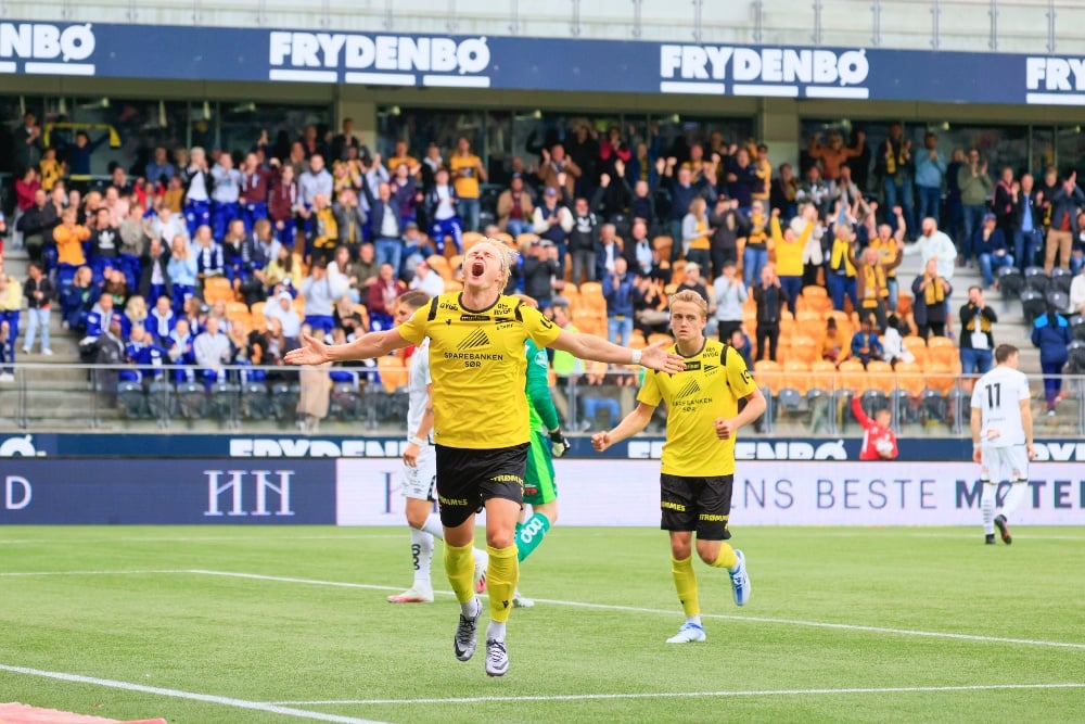 IK Start feirer etter mål på Sparebanken Sør Arena. 